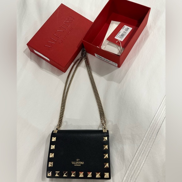 Valentino wallet on a chain Brand New - Picture 3 of 5